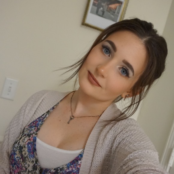 Meet your Posher, Taylor - Picture 1 of 1